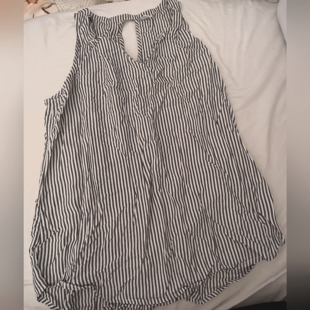 Blue and white tank